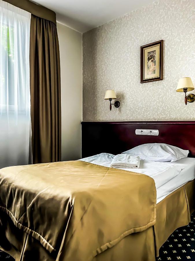 Hotel Adria Ruda Slaska Dış mekan fotoğraf