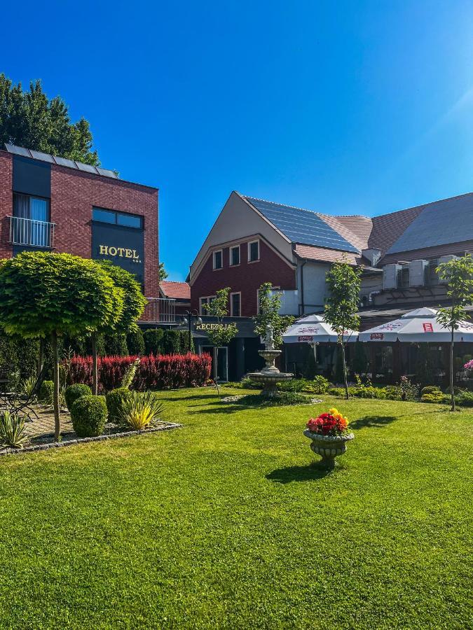 Hotel Adria Ruda Slaska Dış mekan fotoğraf