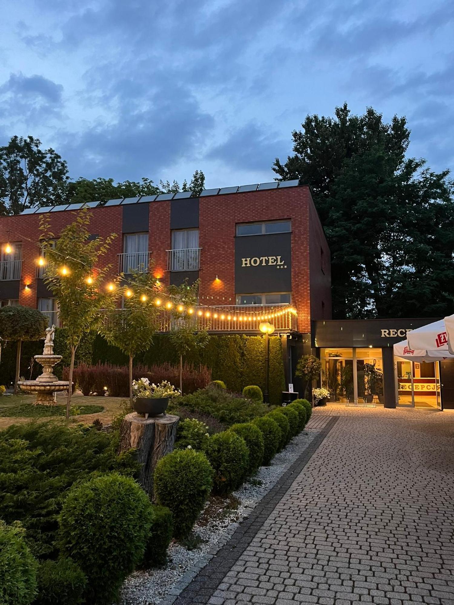 Hotel Adria Ruda Slaska Dış mekan fotoğraf